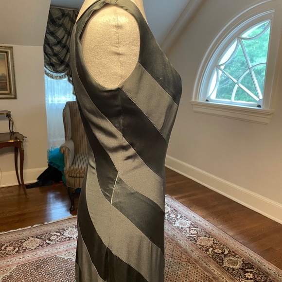 Luxury Paris Designer Jacques Molko Gray Bias Silk evening gown - Picture 12 of 14